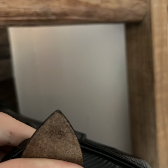 Authentic LV Epi Speedy 25 - Picture 15 of 15